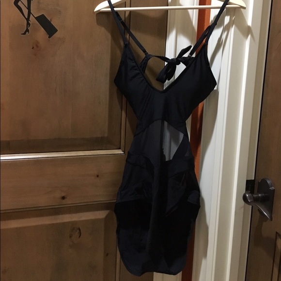 One piece swimsuit - Picture 2 of 2